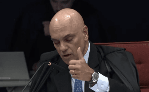 Moraes decide manter ação contra Ramagem e responsabiliza Bolsonaro por cinco crimes