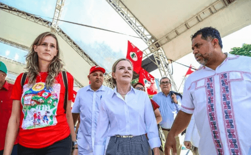 Gleisi reafirma apoio à reforma agrária durante evento do MST