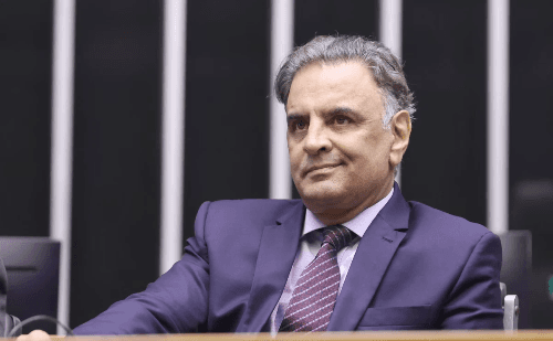 Aécio Neves reage à ida de Eduardo Leite para o PSD e aponta riscos ao PSDB