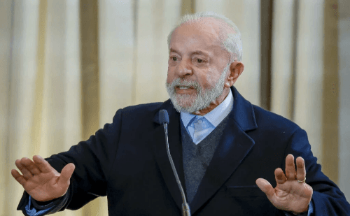 Lula culpa Bolsonaro e diz que não tem pressa para concluir investigação do INSS
