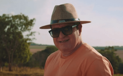 Marrone cai de palco e bate a cabeça durante show em Goiânia