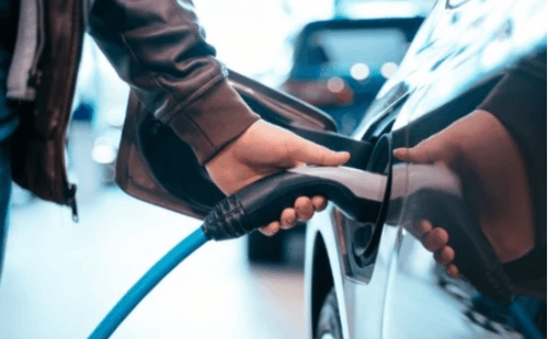 Economista aponta entraves para carros elétricos no Brasil