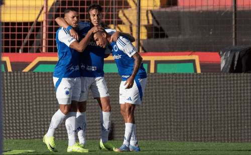 Cruzeiro poupa titulares e muda rotina antes de enfrentar o Atlético em BH