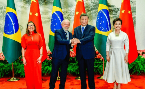 Comitiva brasileira vive tensão em encontro com Xi Jinping