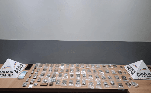 Polícia prende homem com drogas e moto em Manhuaçu