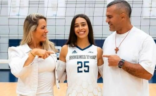 Filha de lenda do MMA treina com Seleção Brasileira de Vôlei