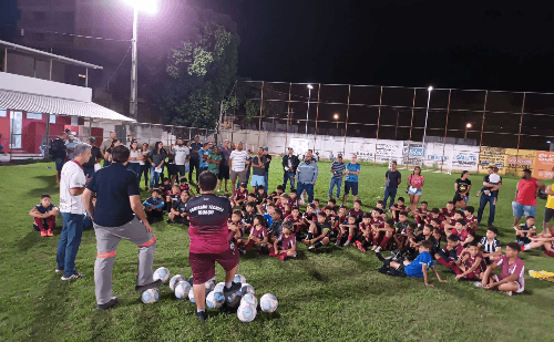 Projeto Base Forte entrega kits esportivos a jovens atletas em Ipatinga