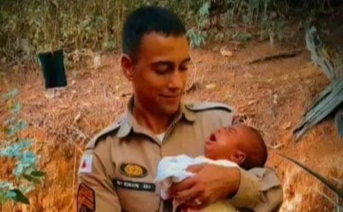 Sargento salva bebê de dois meses engasgada em Manhuaçu