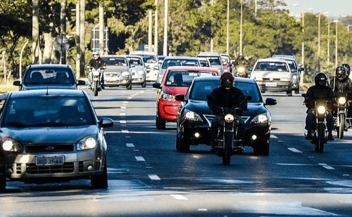 Motoristas do RJ ganham mais tempo para regularizar licenciamento de veículos