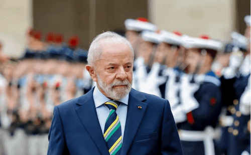 Lula se hospeda em suíte de até R$ 64 mil em Paris