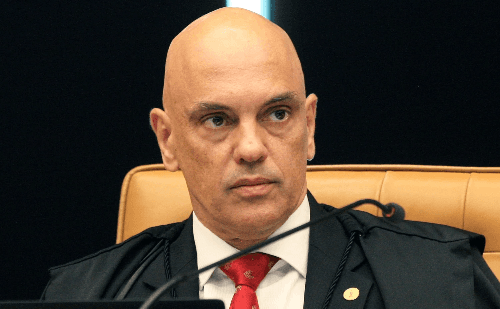 Moraes rejeita argumento da defesa e mantém ação contra Bolsonaro