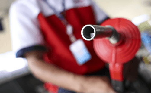 Gasolina recua apenas R$ 0,02 e frustra expectativa de corte de R$ 0,12