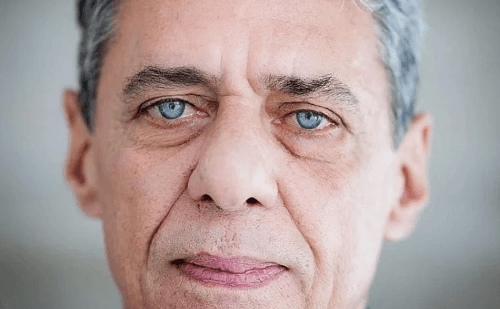 Aos 64 anos, homem pede reconhecimento de Chico Buarque como pai