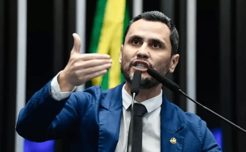 Cleitinho critica aumento de taxas cartoriais em Minas