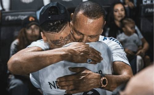 Pai de Neymar fala sobre renovação com o Santos e revela desejo