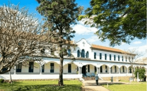 PUC Minas abre inscrições para bolsas em cursos de licenciatura em BH