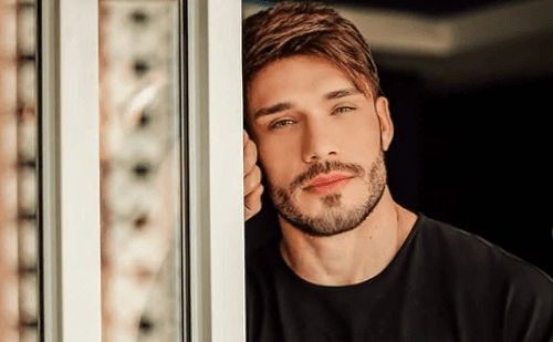 Modelo e influenciador Lucas Viana é detido nos Emirados e relata tensão