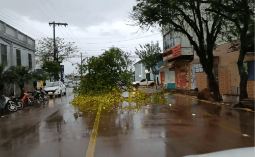Rio Grande do Sul enfrenta novos temporais com mortes e alagamentos