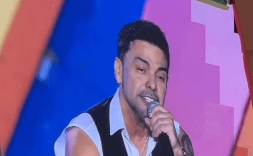 Zezé Di Camargo desafina em show e vídeo viraliza na web