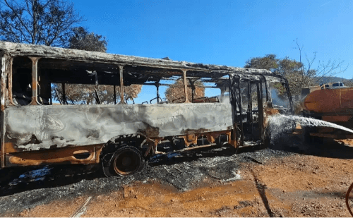 Motorista salva alunos de incêndio em ônibus em Onça do Pitangui