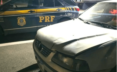 Carro roubado há 21 anos é recuperado em blitz em Betim