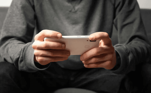 Golpistas usam IA para enganar clientes de escritórios em Minas