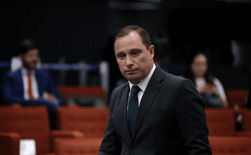 STF recebe dados que ligam Mauro Cid a perfil usado para discutir delação
