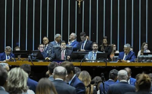 Senado decide hoje sobre aumento de deputados federais; proposta visa atender determinação do STF