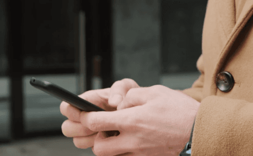 Criminosos aplicam golpe do Pix com controle remoto do celular