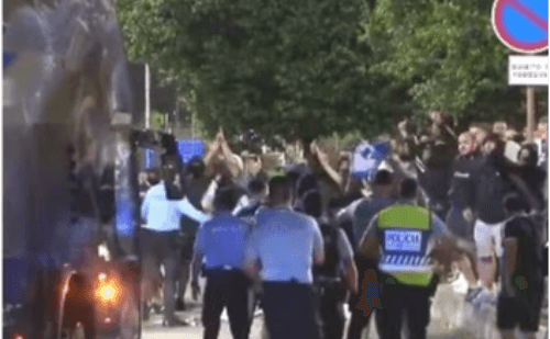 Porto é recebido com protestos após eliminação no Mundial de Clubes