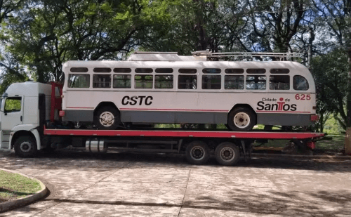 Trólebus histórico volta a Santos após 30 anos para integrar museu