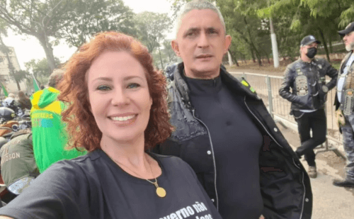 Marido de Zambelli pede exoneração e a acompanha na fuga internacional