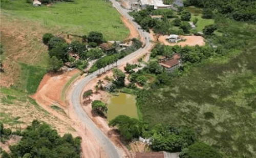 Prefeito de Santana do Paraíso solicita recapeamento da MG-232 ao DER
