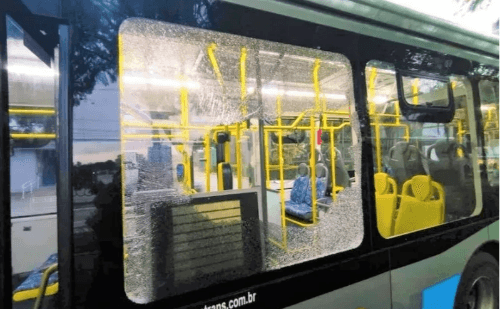 Ataques a ônibus somam mais de 450 casos na Grande São Paulo