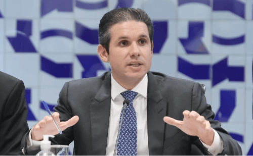 Motta rebate críticas, exalta produtividade da Câmara e pede respeito institucional