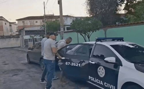 Motorista exige R$ 1 mil para devolver celular e é preso no RJ