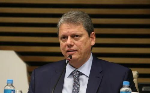 Tarcísio marca posição: boa relação com STF contraria ala bolsonarista