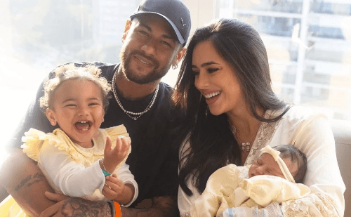 Neymar e Bruna apresentam sua nova filha, Mel