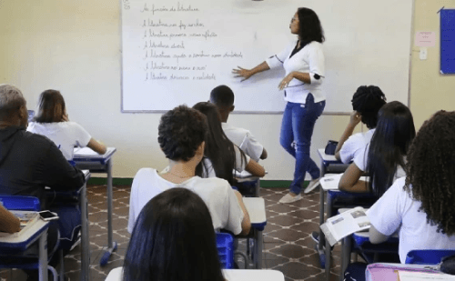 Defensoria pede suspensão de concurso da educação por falta de cotas raciais em Minas