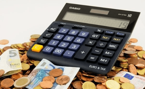 Educação financeira será ensinada nas escolas públicas com novo programa federal
