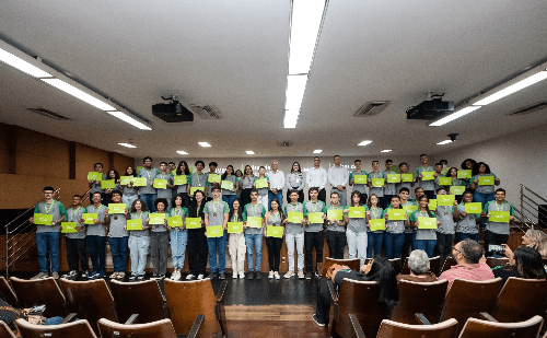 Estudantes da região são premiados por mérito escolar