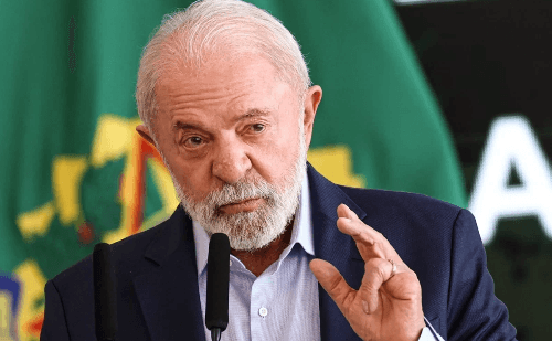 Lula compara ações de Trump e Bolsonaro e critica taxação dos EUA