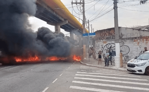Ato contra reintegração interdita via e acende debate sobre moradia em SP