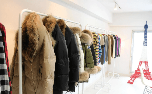 Moda de inverno ganha força no Brasil com frio, mas indústria evita euforia