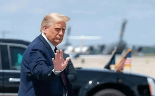 Trump impõe tarifa ao Brasil e vira alvo de protestos nas redes