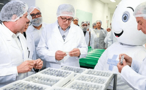 Brasil volta a fabricar insulina e entrega primeiro lote ao SUS