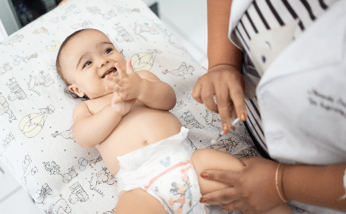 Fabriciano inicia reforço da vacina contra meningite para crianças e adolescentes