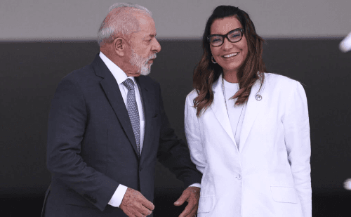 AGU é alvo de contestação judicial por defender Janja em ações sobre viagens internacionais