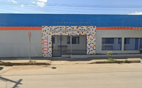 Professora chuta criança de 5 anos dentro de escola em Lagoa da Prata