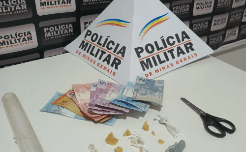Polícia flagra jovem tentando se livrar de drogas em Timóteo